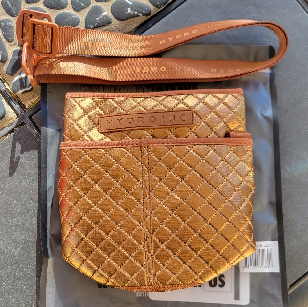 Hydrojug Bronze Luxe sleeve